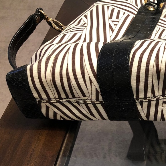 Henri Bendel Classic Tote/ Laptop Brief Work Bag - Picture 7 of 8